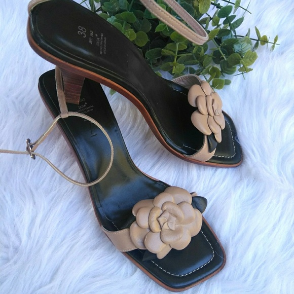 Zara Shoes - ⭐Zara heeled sandal